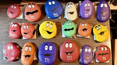 M&M handbemalt Geocaching Trackables - Bild 1 von 4