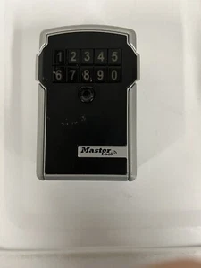 Master Lock 5441EC Bluetooth Wall Mount Lock Box 5 in. H X 3-1/4 in. W X 2-5/16 - Picture 1 of 7