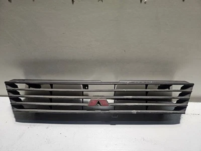 Parrilla delantera Mitsubishi Galant 1991 KEG15430 Foto 1 de 2