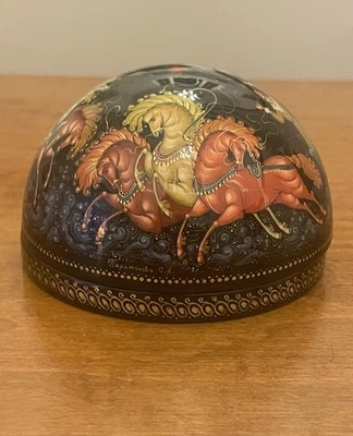 Trineo de caballos caja bisagras rusa laca pintada a mano abovedada grande de colección Foto 1 de 4