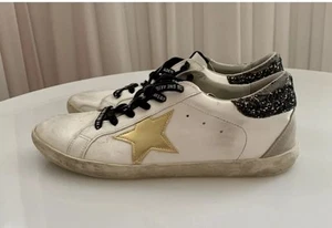 Men’s White Sneakers With Gold Star Size 43 US 10 - Imagen 1 de 5