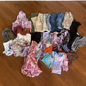 Massive 35+ Item Girls Clothing Lot Sm-md 6-8 Lucky Brand, Levi’s, Old Navy - Picture 1 of 11