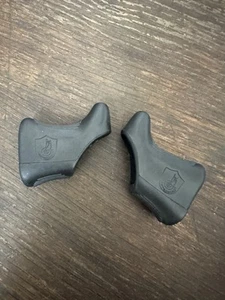 C Campagnolo STYLE Super/Nuovo Record SHEILD Logo Brake lever Hoods BLACK PAIR - Picture 1 of 10