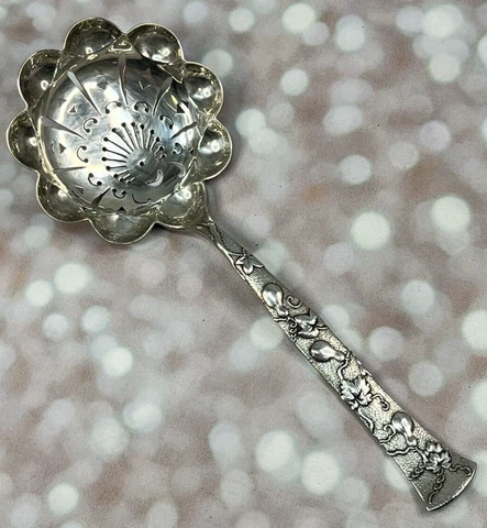 TIFFANY & CO Sterling Silver VINE 6 1/4" Sugar Sifter, Gourd Motif Cover