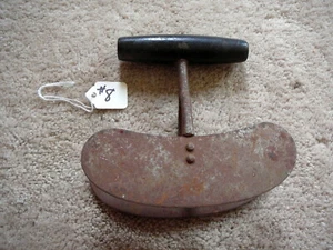 ANTIKES PRIMITIVES ZWEIKLINGEN LEBENSMITTELZERKLEINERER HACKMESSER - HOTDOG FORM #8 - Bild 1 von 5