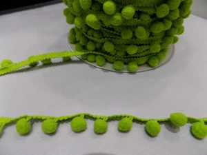 1 MT PASSAMANERIA BORDO GALLONE PON PON POM POM PICCOLO VERDE - Picture 1 of 1