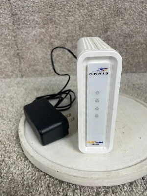 Cable módem Arris Surfboard DOCSIS 3.1 SB8200 blanco con adaptador de CA sin probar Foto 1 de 4