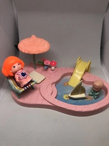 Set figuras y accesorios de piscina Pinypon de los años 90. - Imagen 1 de 8