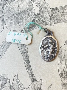 Ancienne médaille Religieuse Vierge à l'enfant - Christ Pendentif Argent Massif - Picture 1 of 2
