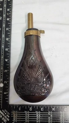 Reproducción de frasco de polvo negro azul marino Colt Foto 1 de 4