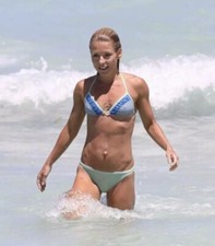 KELLY RIPA - IN A BIKINI IN THE OCEAN !!