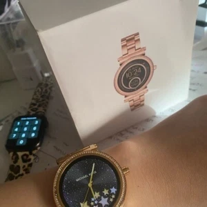 Michael Kors Access Sofie Watch - Picture 1 of 3