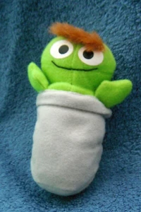 *2506* Oscar the Grouch - Muppets / Sesame Street - plush – 11cm - Bild 1 von 2