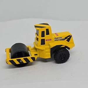 Maisto 2003 Hasbro Tonka Highway Dept Pavement Roller Yellow 1:64 - Picture 1 of 2