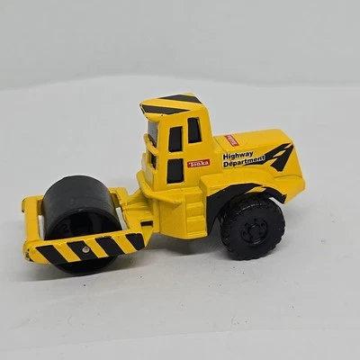 Maisto 2003 Hasbro Tonka Highway Dept Pavement Roller Yellow 1:64 - Image 1 of 2