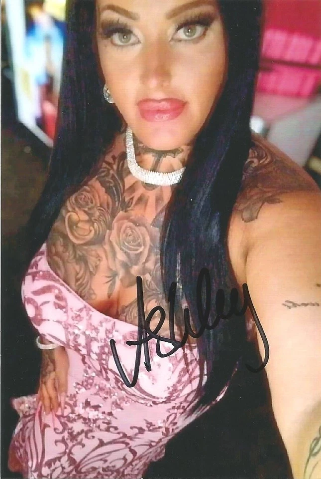 Ashley Cumstar - VENUS *2* - Bild 1 von 1