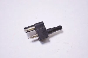 Suzuki Outboard 2003 DF40 Fuel Connector 65720-986B0, 65720-986L0 (A20-3F) - Picture 1 of 3