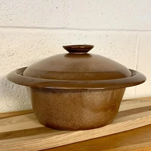 Cazuela de cerámica Frankoma con tapa Plainsman canela 6VS 1 cuarto vintage - Imagen 1 de 10