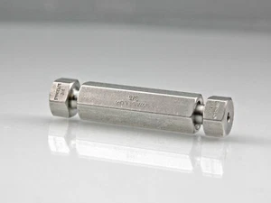 SWAGELOK SS-1F0-6GC ROHRVERSCHRAUBUNG LOW DEAD VOLUME UNION 1/16 IN SST 316 HPLC NEU - Bild 1 von 3