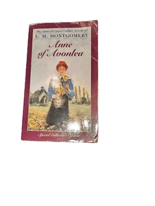 Anne of Avonlea By Montgomery, L.M. Paperback - Picture 1 of 2