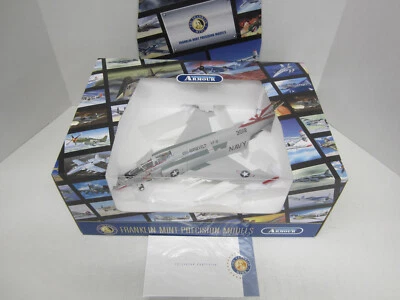 Franklin Mint B11B171 escala 1:48 98004 F-4 Phantom US Navy "Sundowners" #322 Foto 1 de 4