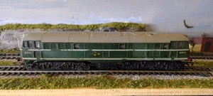 Triang/Hornby 00 Gauge BR Class 31 Diesel Locomotive D5572 in BR Green - Picture 1 of 12