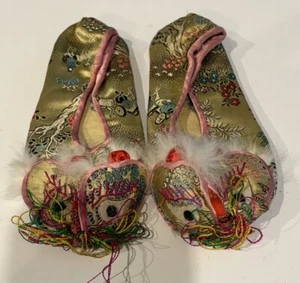 Vintage Pair Child Toddler Chinese Dragon Slippers Satin & Fur Hong Kong 5 7/8” - Picture 1 of 3