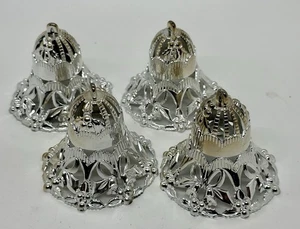 4 decorazioni albero di Natale vintage Bradford filagree plastica a forma di campana argento - Foto 1 di 8