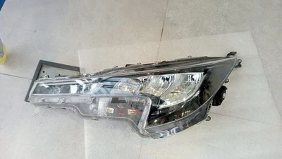 Frontscheinwerfer Toyota Corolla 81110-02S60 90119224 LED Rechts Headlight - Bild 1 von 4