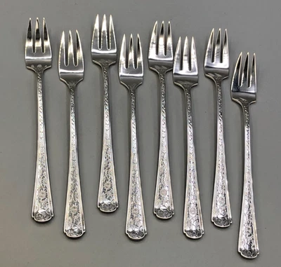 Antiguo juego de 8 tenedores de cóctel de plata de ley Brocado de Towle 5,75" Foto 1 de 4