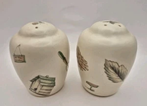 Pfaltzgraff Naturewood Salt and Pepper Shaker Shakers Set Of 2 Excellent Cond. - Picture 1 of 4