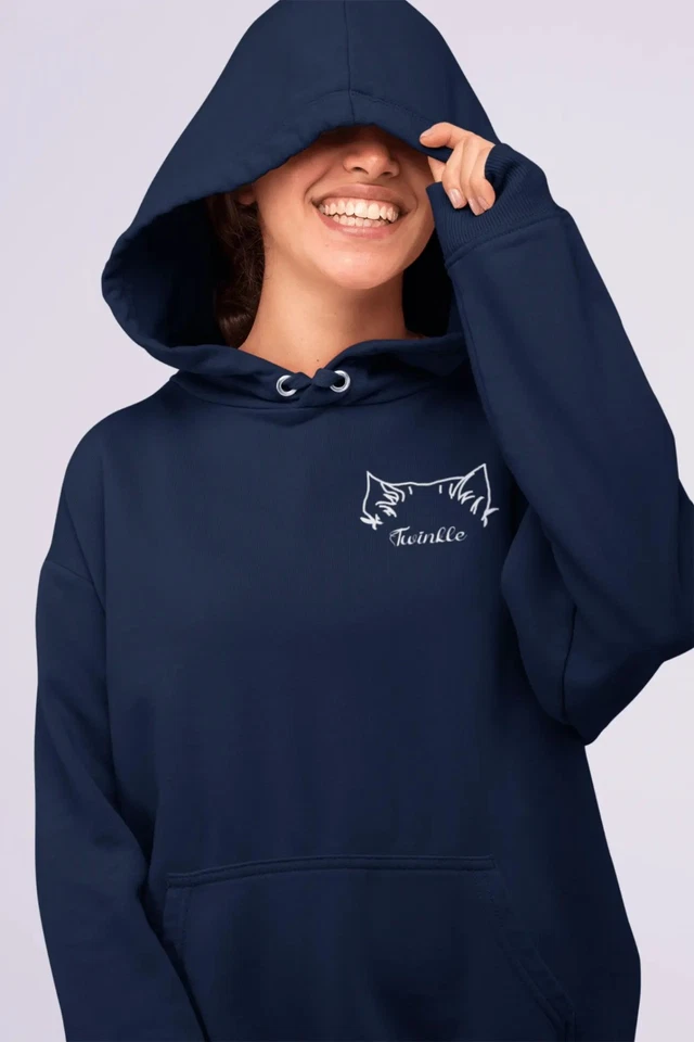 Sudadera con capucha bordada personalizada con nombre de mascota Foto 1 de 4