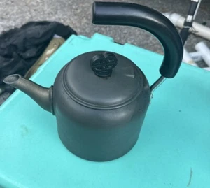 Calphalon Metal Tea Pot Kettle Made In Ireland Anodized 2 QT Celtic Finial - Picture 1 of 1