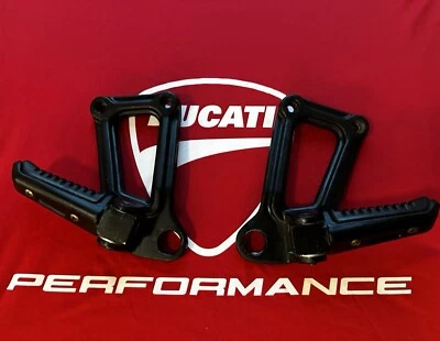 Пара оригинальных задних пассажирских подножек кронштейнов 1991 91-98 Ducati 900SS Super Sport - Изображение 1 из 2