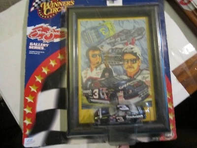 Winner's Circle Dale Earnhardt, Include con Cornice Arte By Sam Basso, Galleria - Immagine 1 di 4