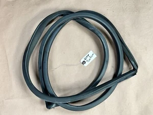 1998-2005 Lexus gs300 gs400 gs430 oem black door jamb seal Passenger Front - Picture 1 of 5