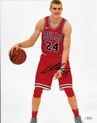 Lauri Markkanen signed Chicago Bulls 8x10 photo autographed JSA 11  - Image 1 of 2