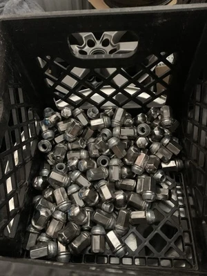 24 Chevy Silverado Suburban Tahoe Avalanche Factory OEM Chrome 14x1.5 Lug Nuts - Image 1 of 2