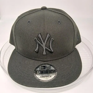 Auténtico MLB New York Yankees 9FIFTY Snap-Back Nueva Era Gorra Sombrero - Negro/Negro NUEVO - Imagen 1 de 13