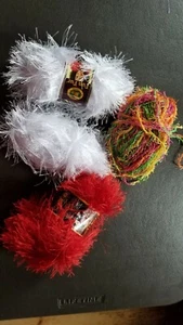 Lion Brands Fun Fur Eyelash Yarn Mix Lot 3- White Red - Picture 1 of 7