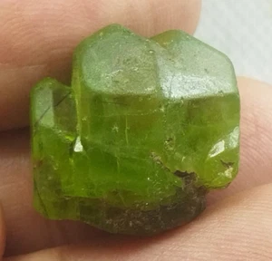 Peridot Crystal Aesthetic Multiple Growth Crystals With Ludwigite Inclusions - Picture 1 of 7