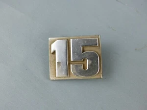 RENAULT 15 ancien insigne emblème logo sigle monogramme badge en ALU - Picture 1 of 2