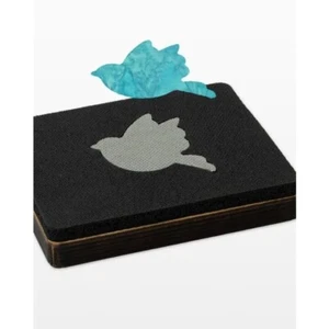 Studio Bird die by Accuquilt, 3"x 2-1/2" quilting - Picture 1 of 2