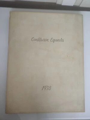LA CONSTITUCIÓN ESPAÑOLA 1978 SOLO 1000 EJEMP. NUMERADA PAPEL HILO COSIDO A MANO - Imagen 1 de 4