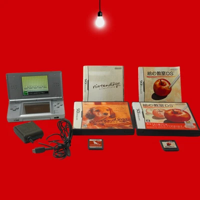 Console Nintendo DS Lite prata brilhante modelo Japão USG-001 + carregador e 2 jogos - Imagem 1 de 4