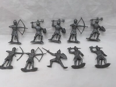 Lote De (10) Miniaturas De Soldado Juguete Medieval Gris De Colección 1 1/2" Espadas Arcos  Foto 1 de 4