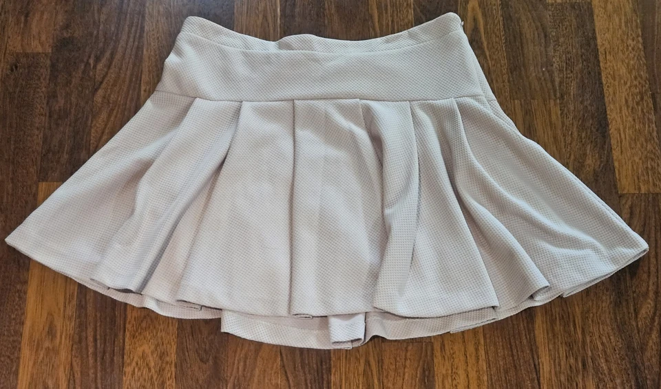 Falda BCBGeneration Plisada Rosa Humo Talla 12 Excelente Estado Foto 1 de 4