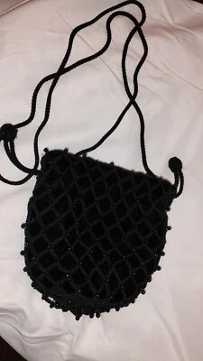 Bolso con cordón La Regale Ltd de terciopelo con cuentas superpuesto de cuentas vintage Foto 1 de 4