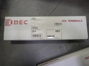 NEW - Lot of 227 - IDEC BNH15LW Terminal Block Connector - Picture 1 of 4