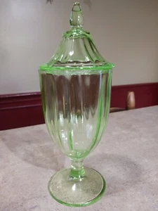 Vintage Green Depression Glass Uranium Footed Candy Container with lid - Picture 1 of 8